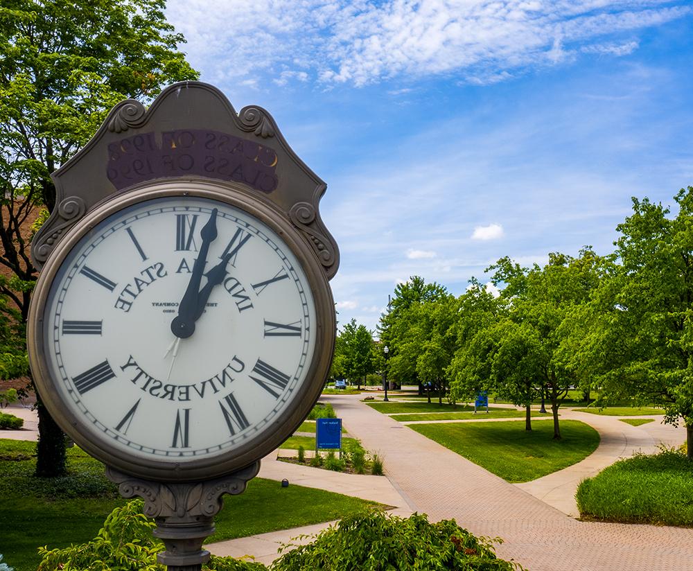 Alumni Clock. 